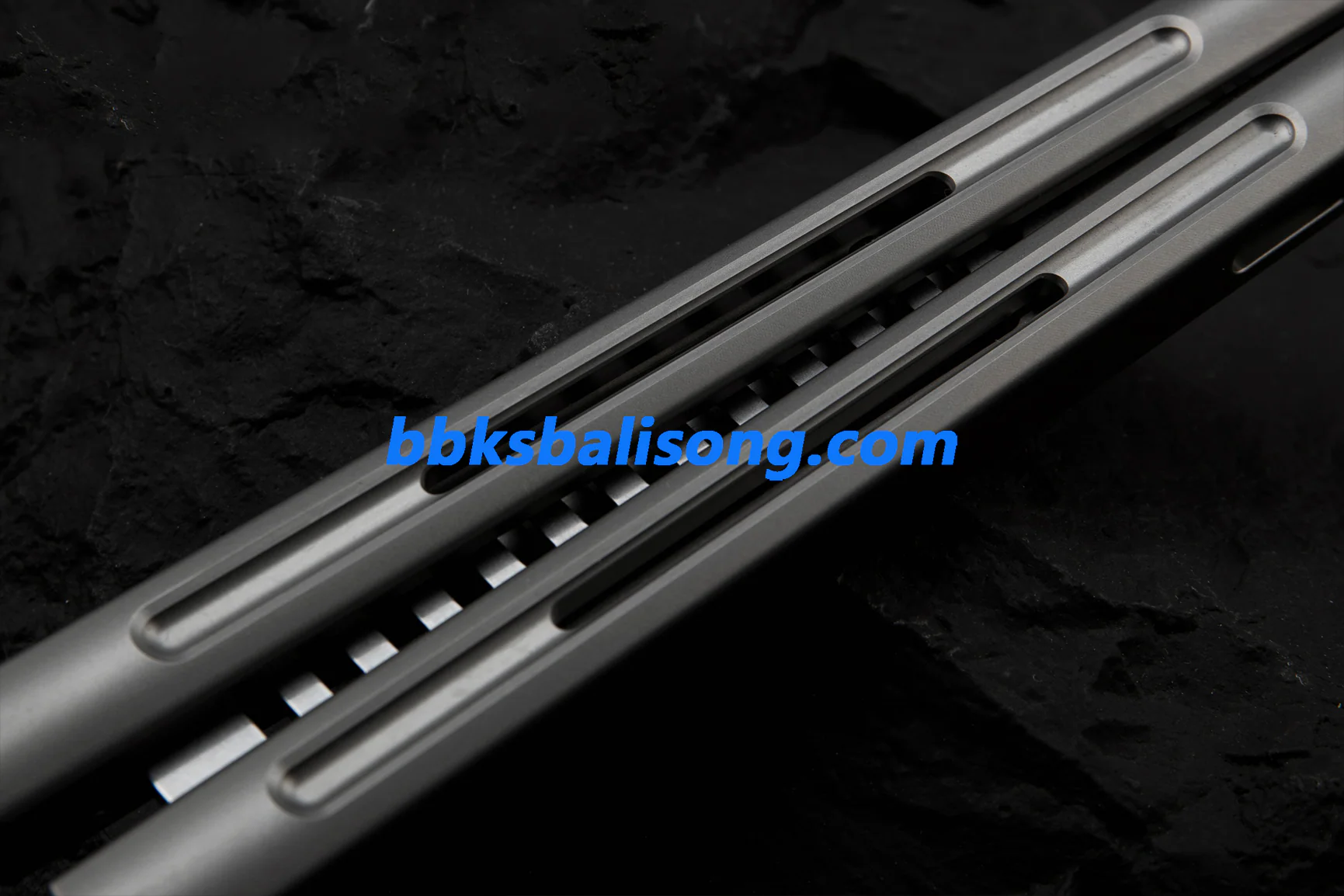Maxace Apostle 2 Balisong M390 Steel Blade Channel Titanium Handles Pinless - Image 4